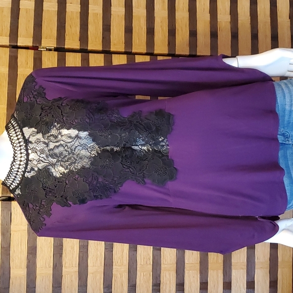 Venus Purple lace top - Picture 2 of 11